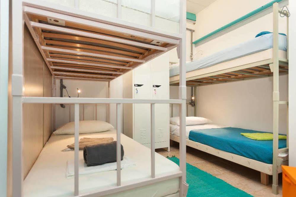 Hotel Roundabout -